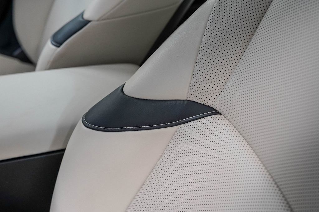 Thumbnail: 2024 Lexus ES - 25