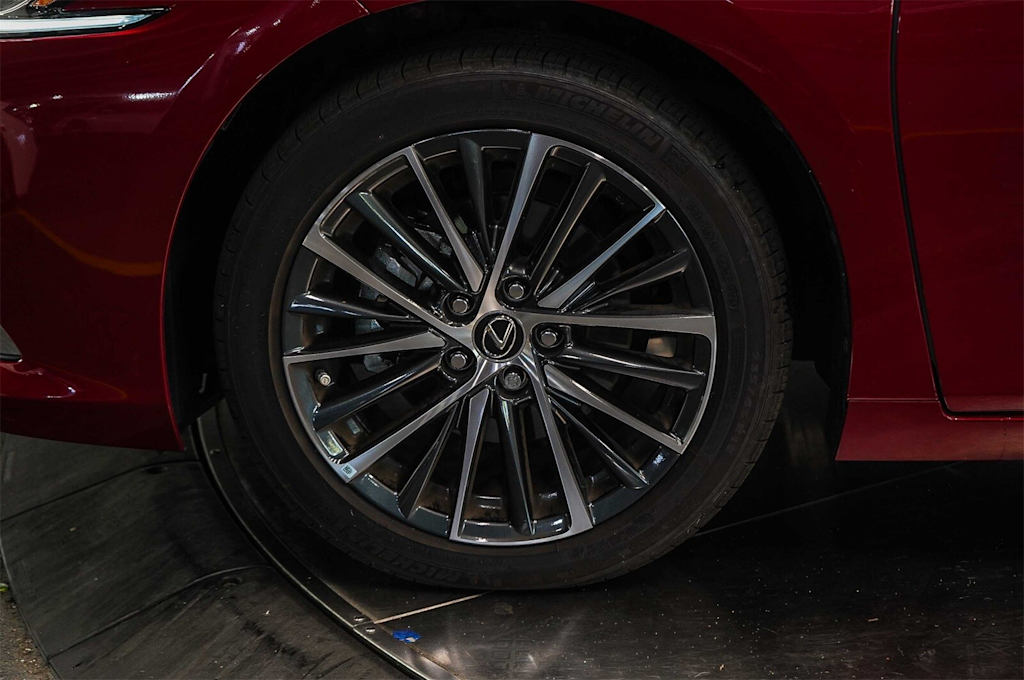Thumbnail: 2024 Lexus ES - 7