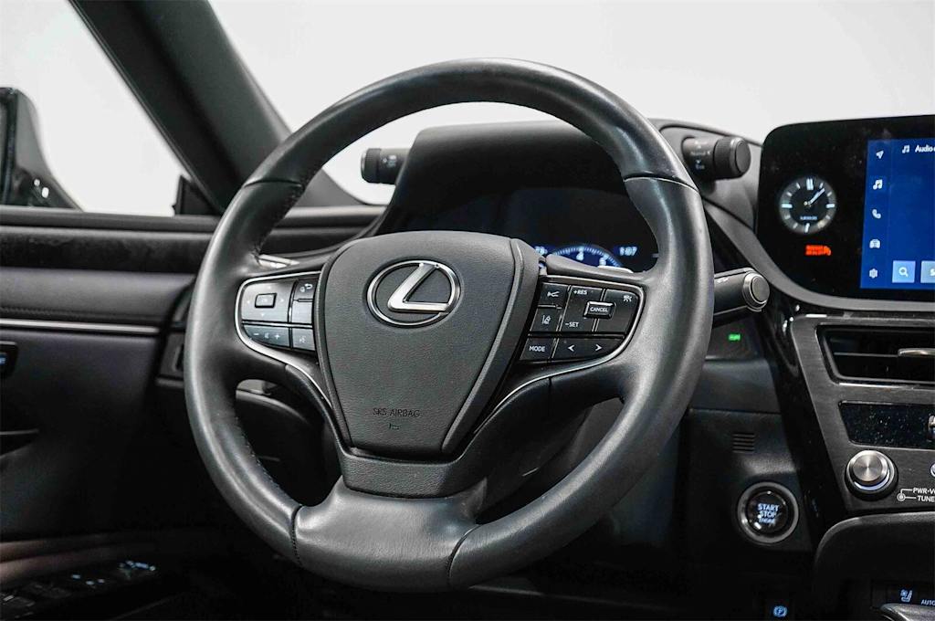 Thumbnail: 2024 Lexus ES - 9