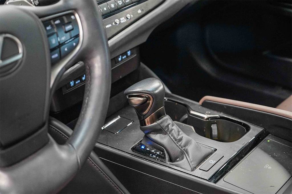 Thumbnail: 2024 Lexus ES - 15