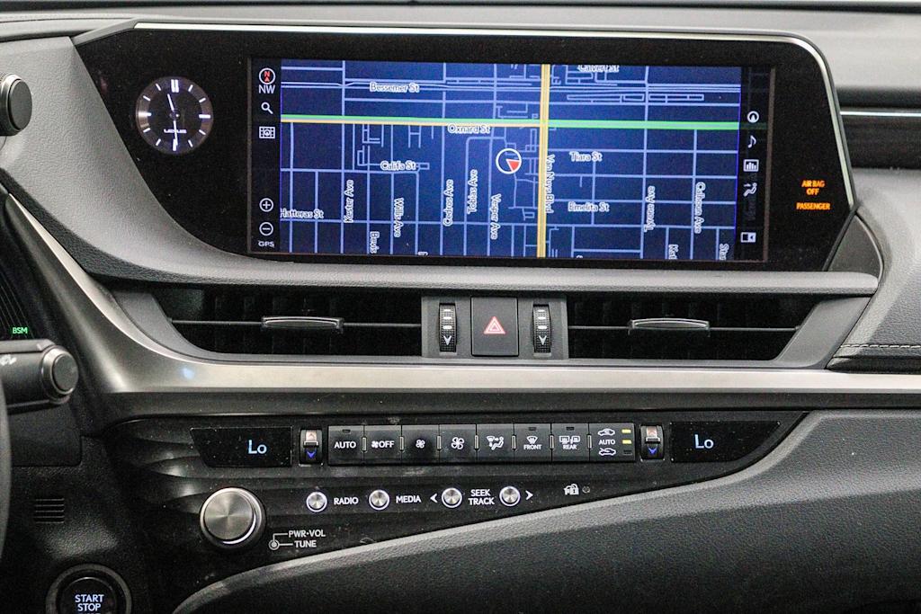 Thumbnail: 2021 Lexus ES - 21