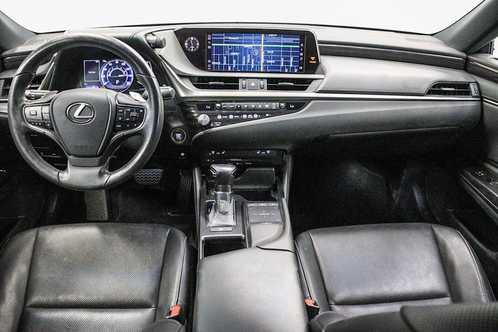 Thumbnail: 2021 Lexus ES - 2