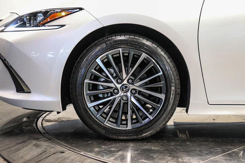 Thumbnail: 2025 Lexus ES - 6