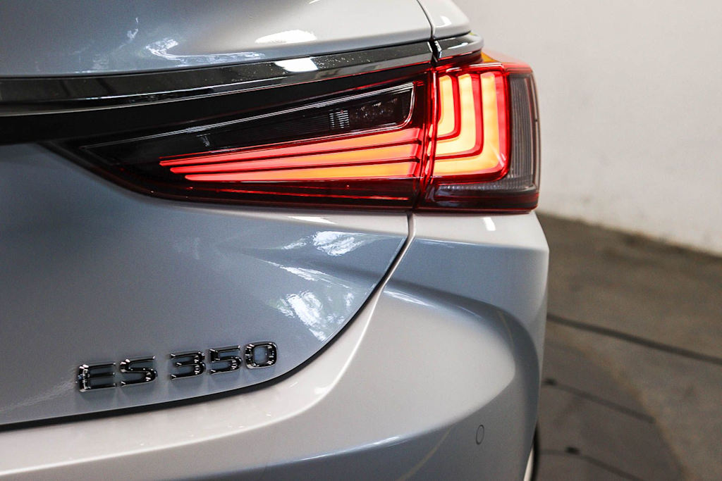 Thumbnail: 2025 Lexus ES - 22