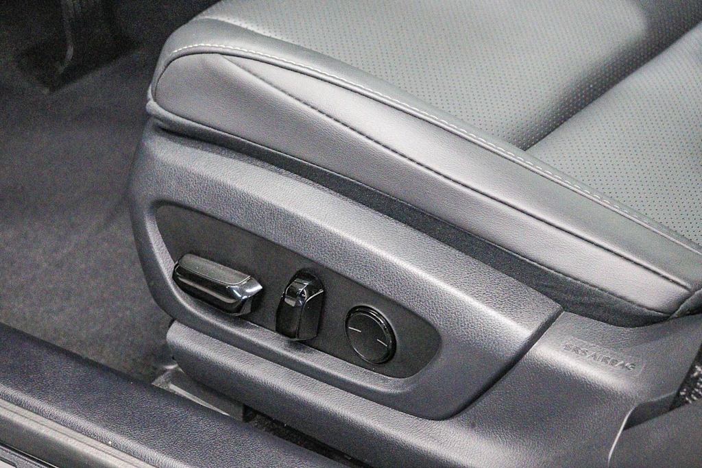 Thumbnail: 2025 Lexus ES - 25