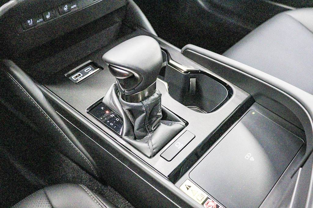 Thumbnail: 2025 Lexus ES - 27