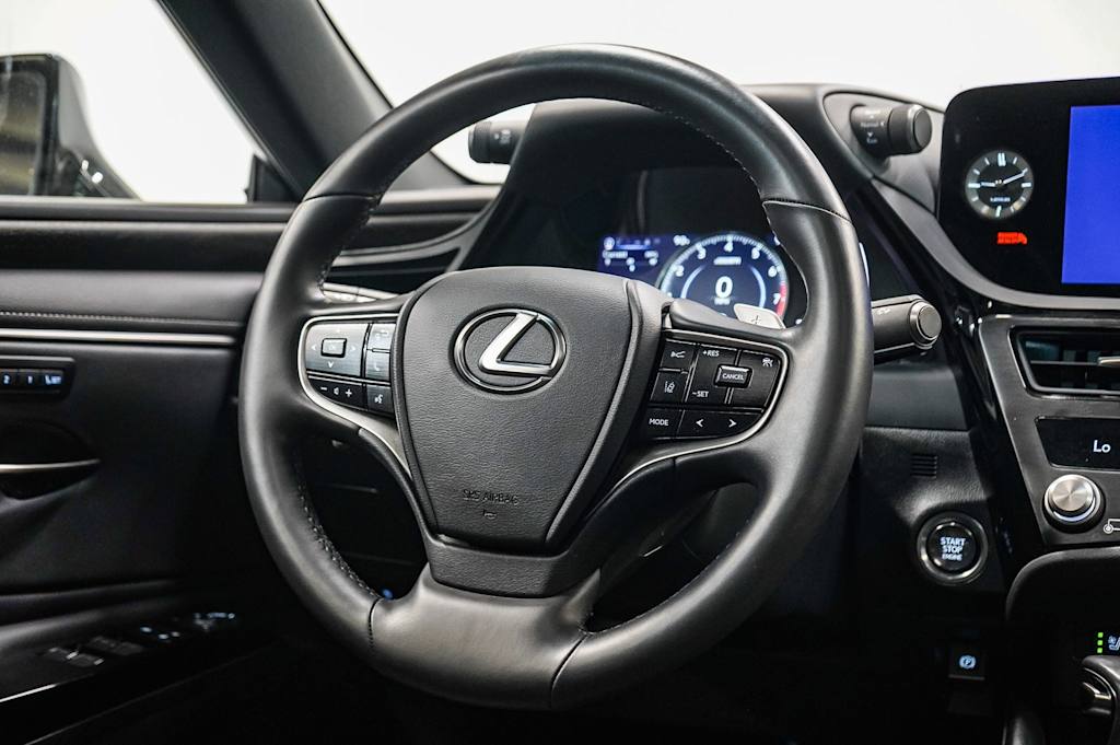 Thumbnail: 2024 Lexus ES - 9