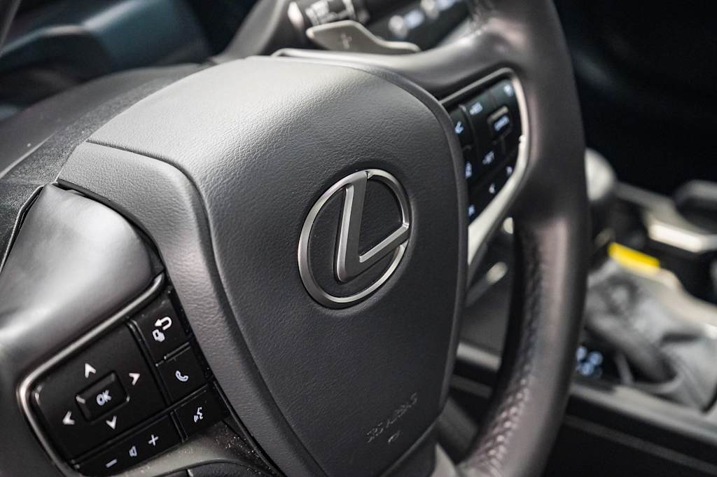 Thumbnail: 2024 Lexus ES - 25