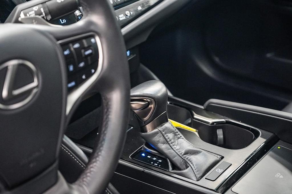 Thumbnail: 2024 Lexus ES - 15