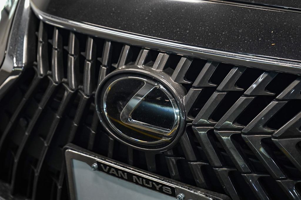 Thumbnail: 2024 Lexus ES - 6