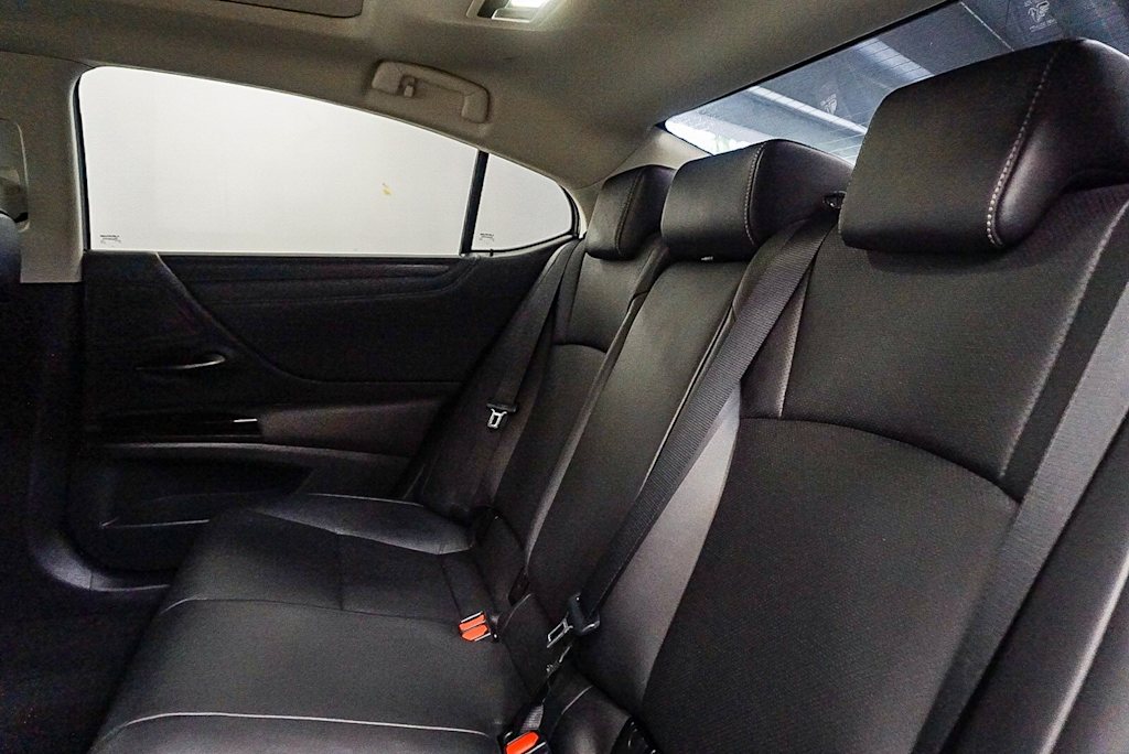 Thumbnail: 2025 Lexus ES - 11