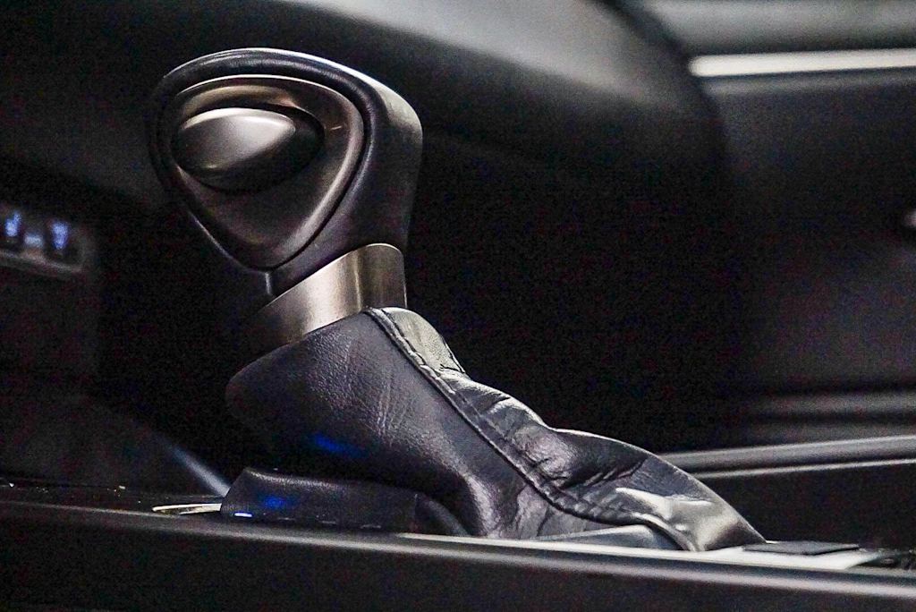 Thumbnail: 2025 Lexus ES - 23