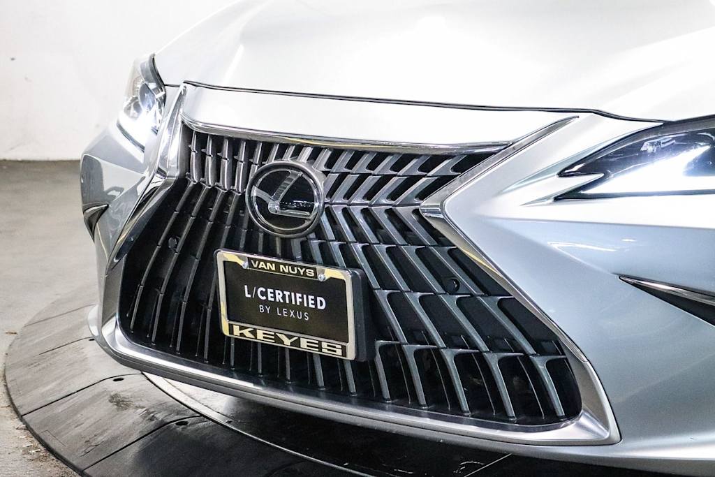 Thumbnail: 2023 Lexus ES - 22