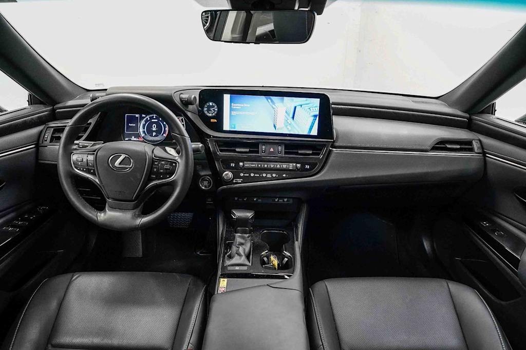 Thumbnail: 2023 Lexus ES - 2