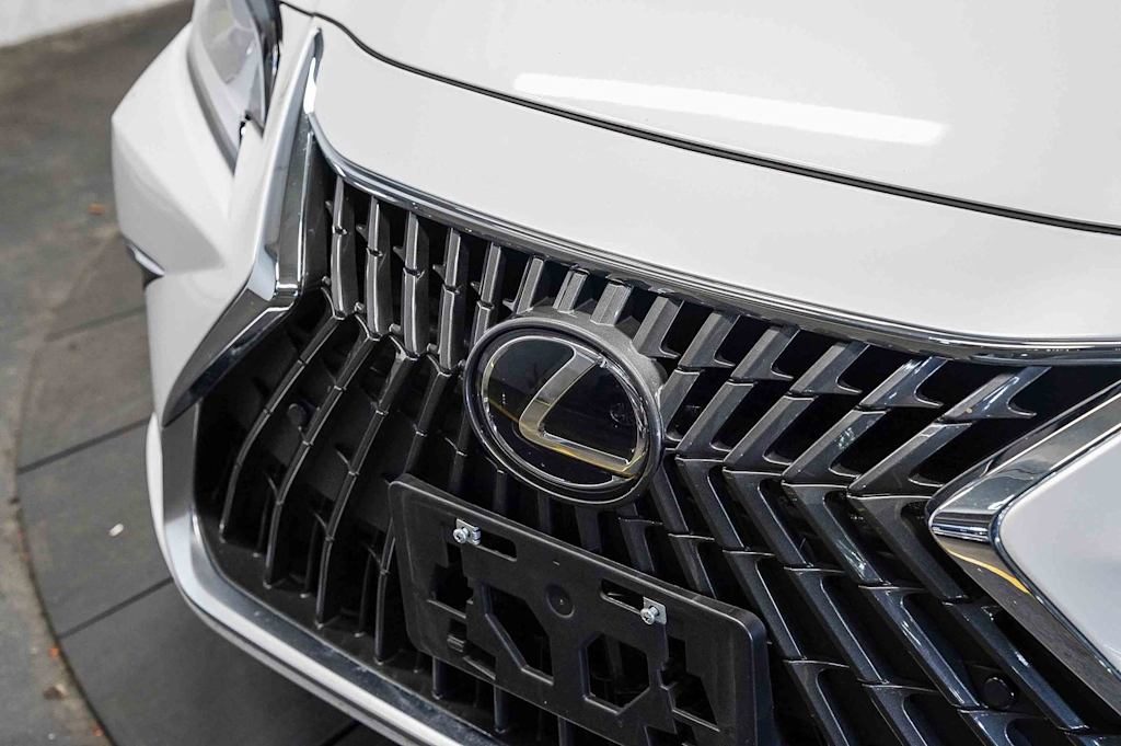 Thumbnail: 2023 Lexus ES - 6