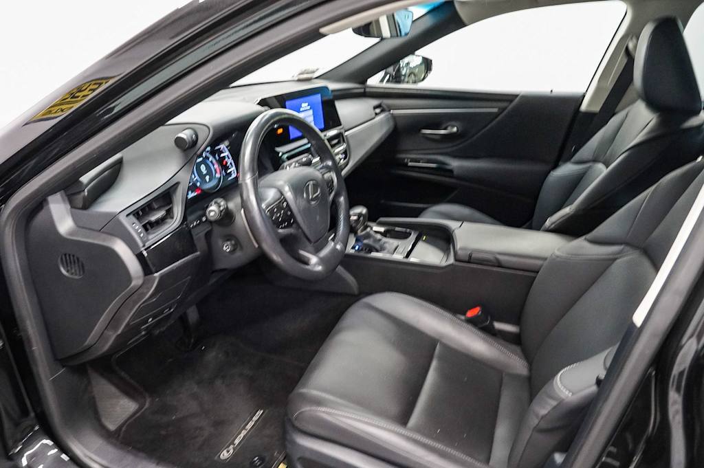 Thumbnail: 2024 Lexus ES - 11