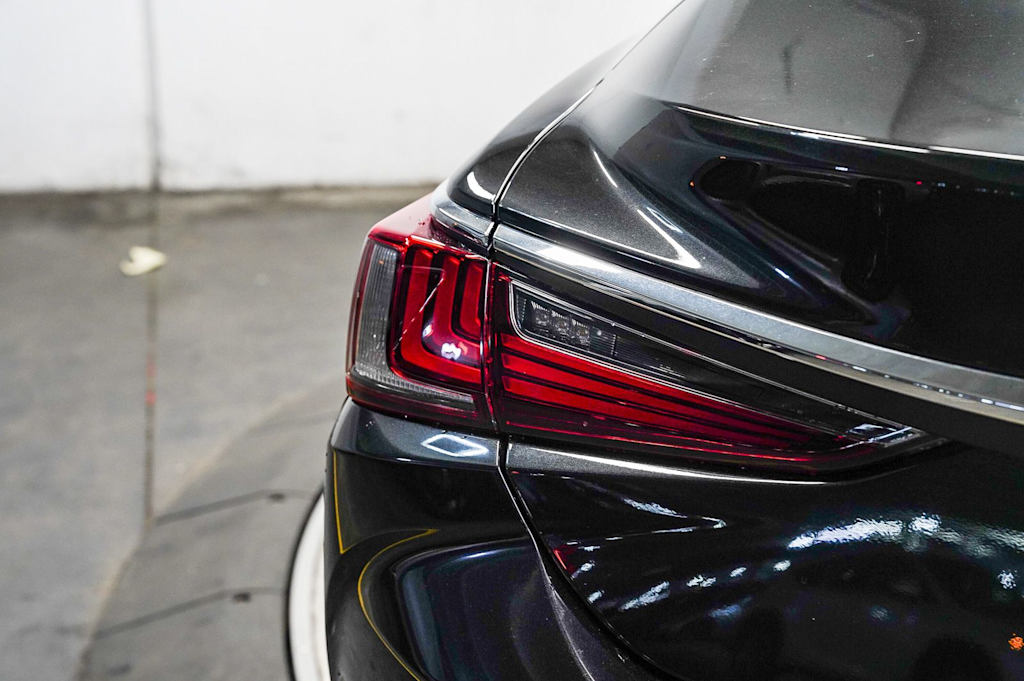 Thumbnail: 2024 Lexus ES - 23