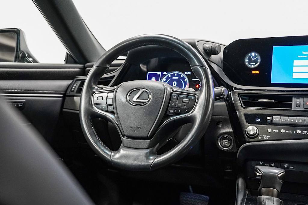 Thumbnail: 2024 Lexus ES - 13