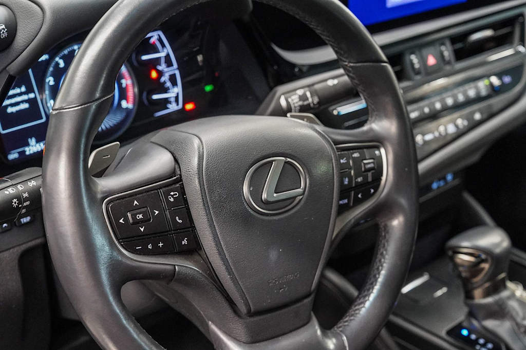 Thumbnail: 2024 Lexus ES - 13