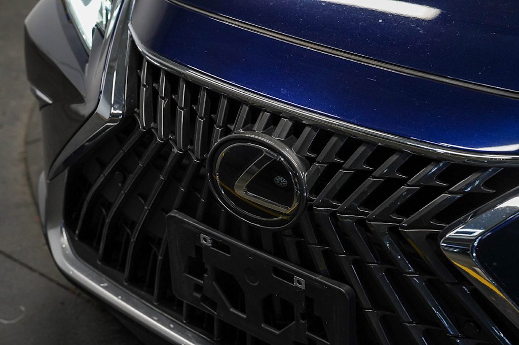 Thumbnail: 2024 Lexus ES - 6