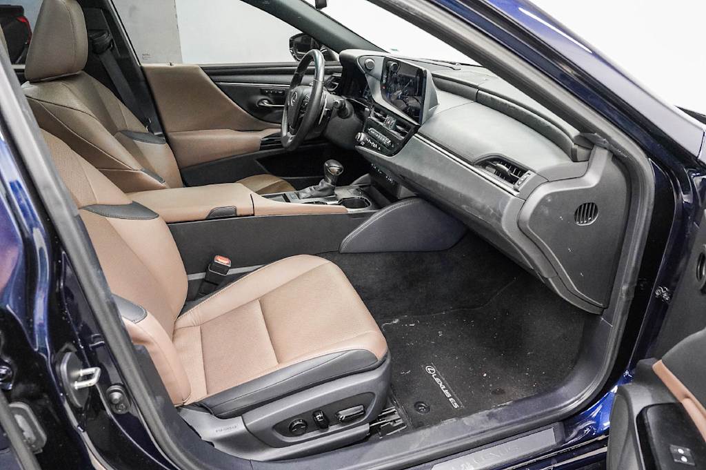 Thumbnail: 2024 Lexus ES - 10