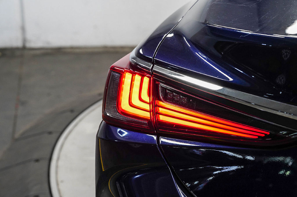 Thumbnail: 2024 Lexus ES - 23