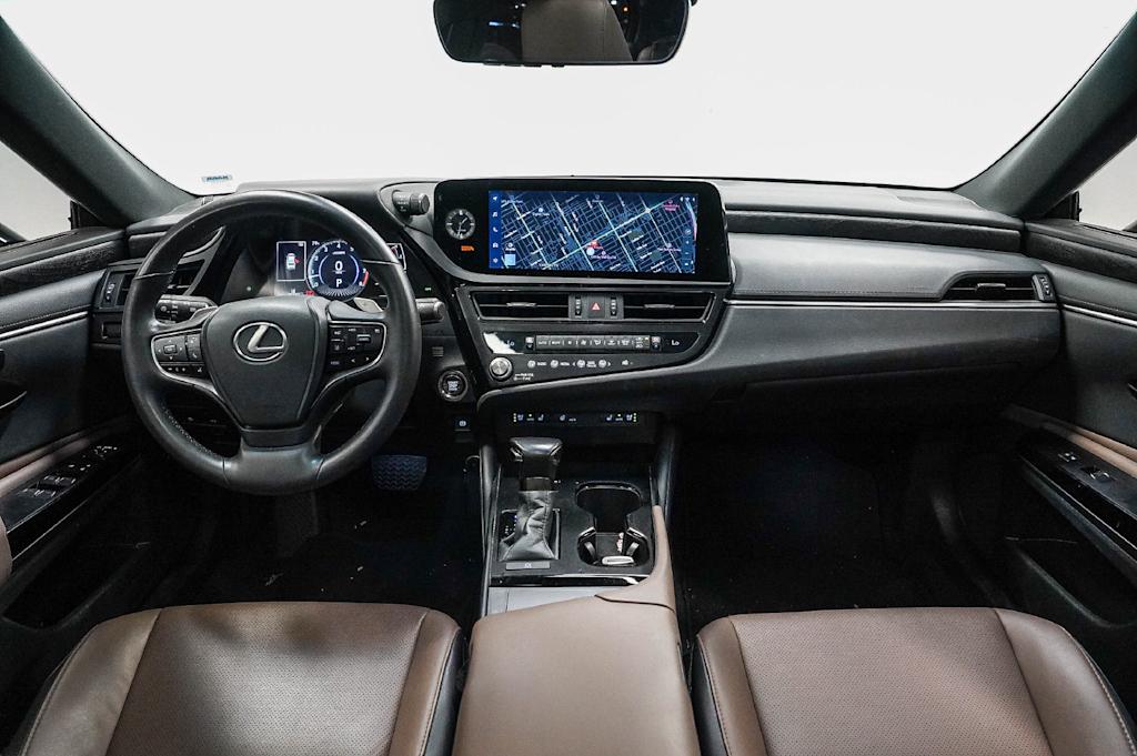 Thumbnail: 2024 Lexus ES - 2