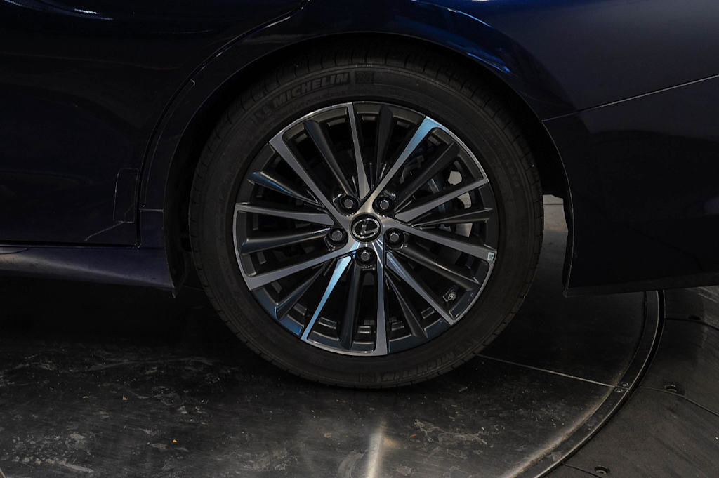 Thumbnail: 2024 Lexus ES - 22
