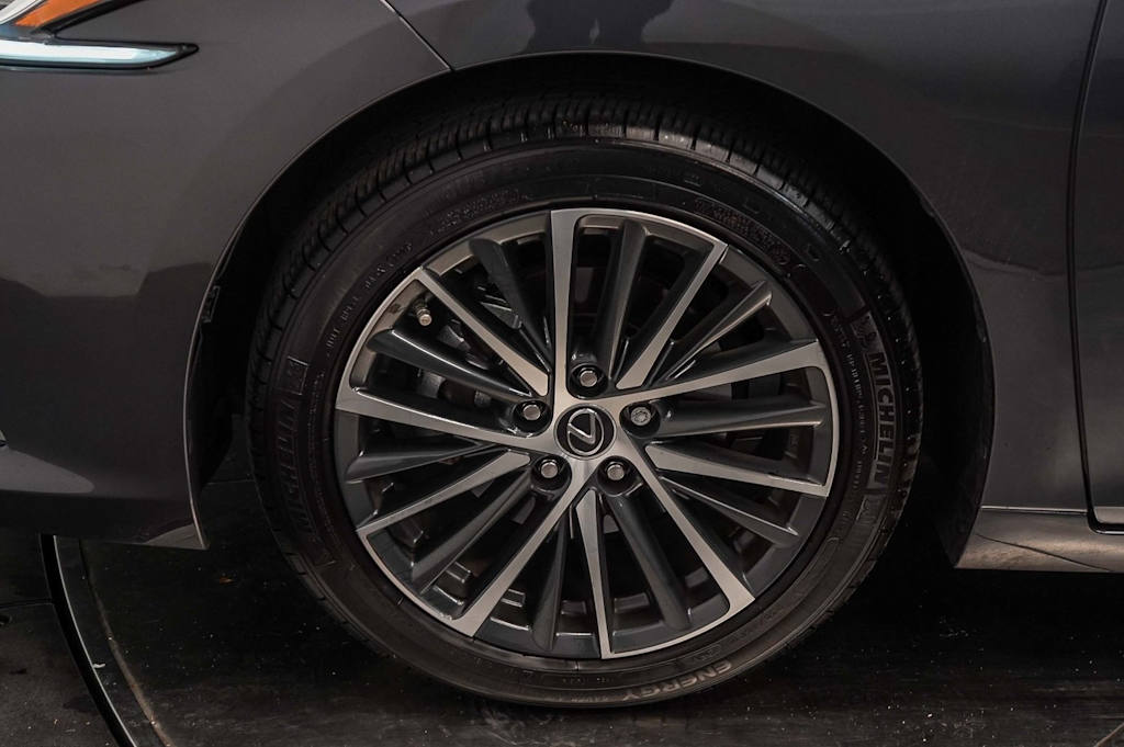 Thumbnail: 2025 Lexus ES - 7