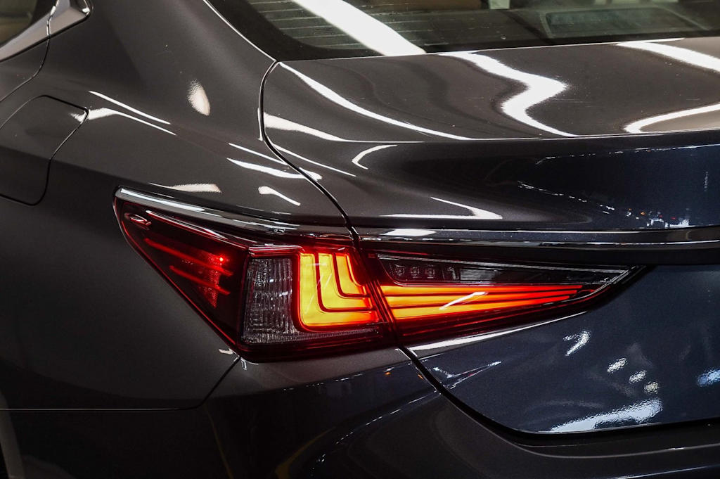 Thumbnail: 2025 Lexus ES - 6