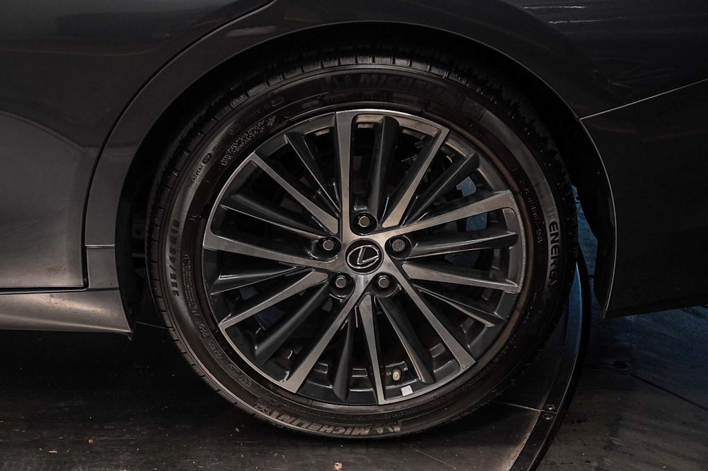 Thumbnail: 2025 Lexus ES - 19