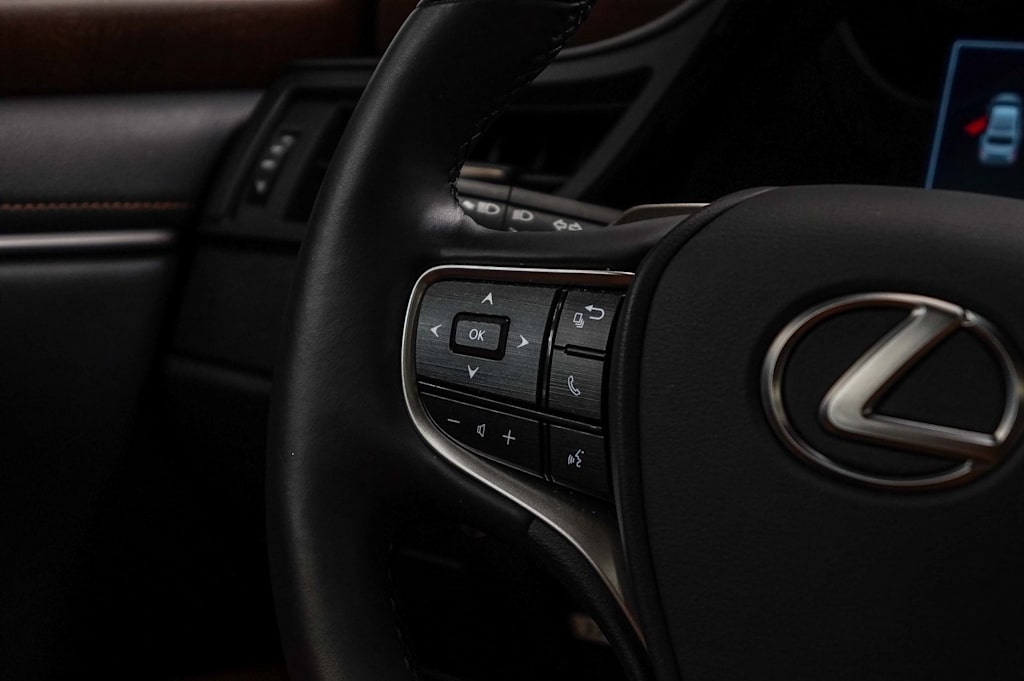 Thumbnail: 2025 Lexus ES - 21