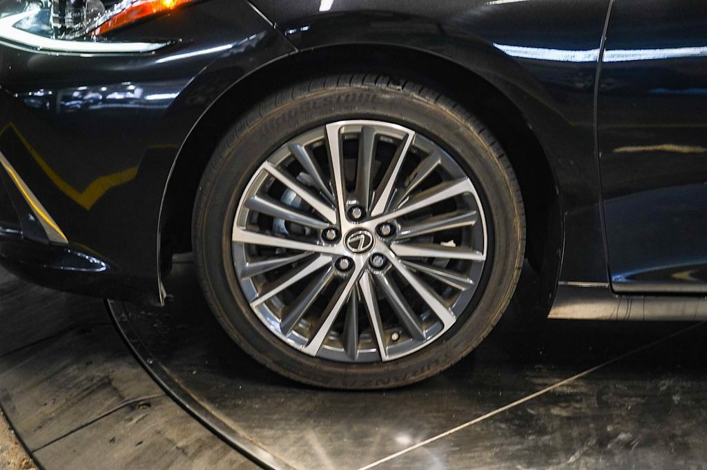 Thumbnail: 2025 Lexus ES - 7