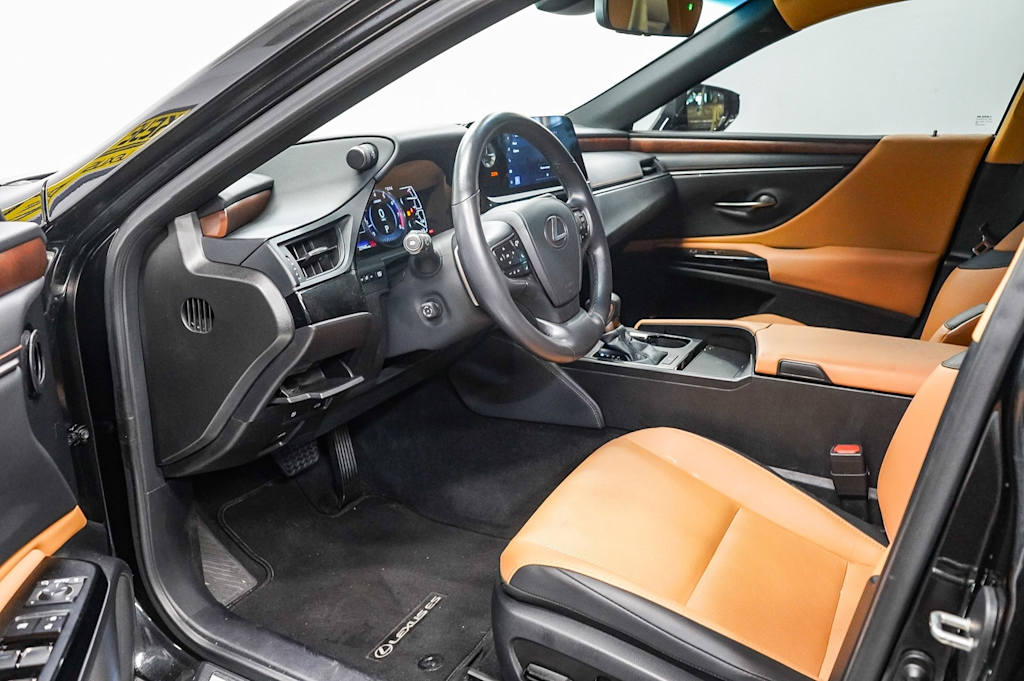 Thumbnail: 2025 Lexus ES - 14