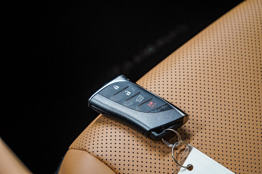 Thumbnail: 2025 Lexus ES - 18