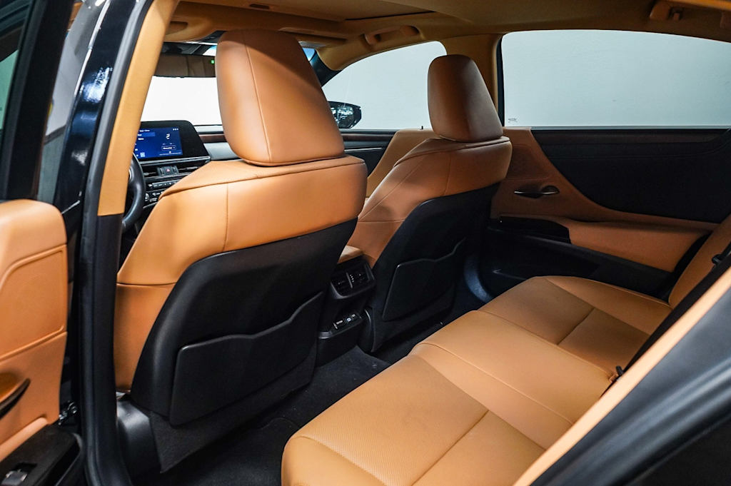 Thumbnail: 2025 Lexus ES - 12