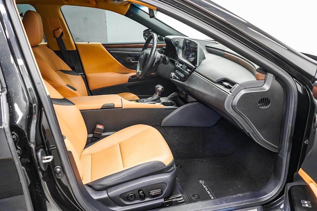 Thumbnail: 2025 Lexus ES - 10