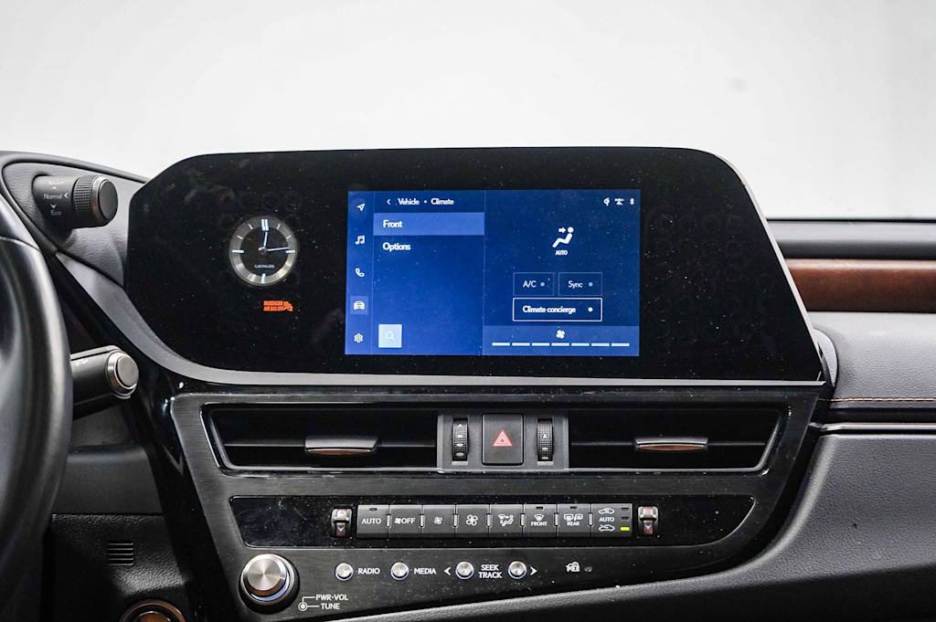 Thumbnail: 2025 Lexus ES - 15