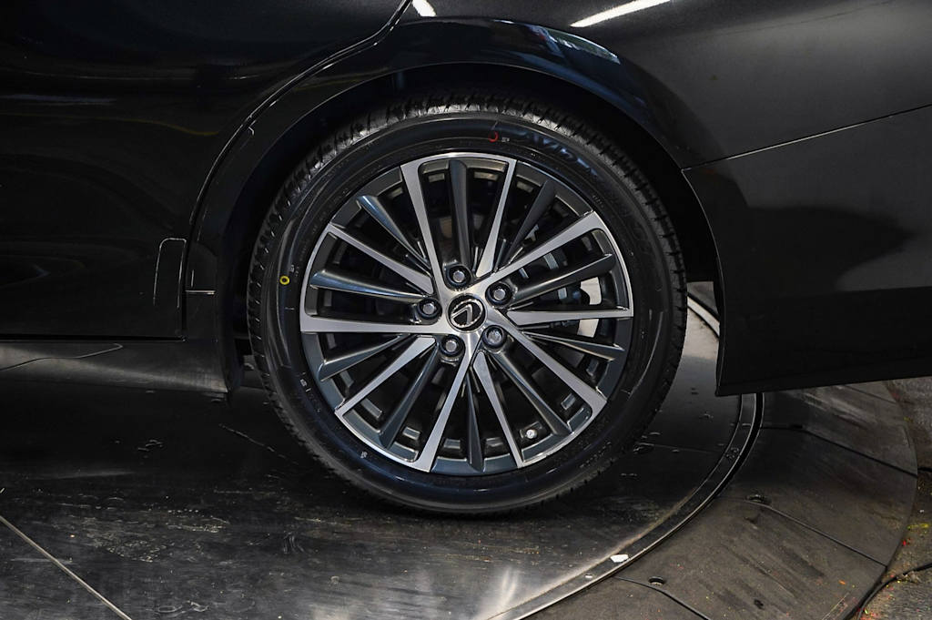 Thumbnail: 2025 Lexus ES - 22