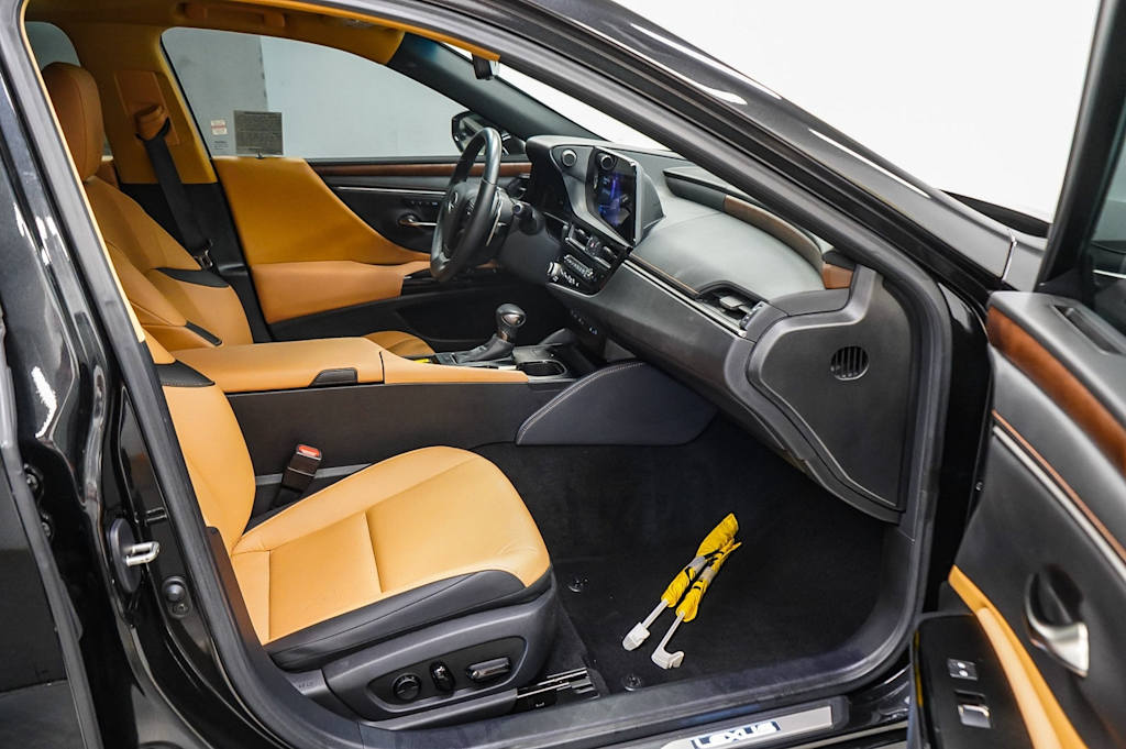 Thumbnail: 2025 Lexus ES - 10