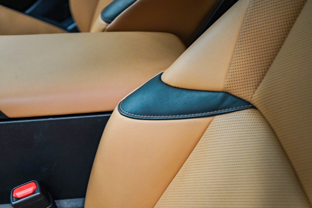 Thumbnail: 2025 Lexus ES - 11