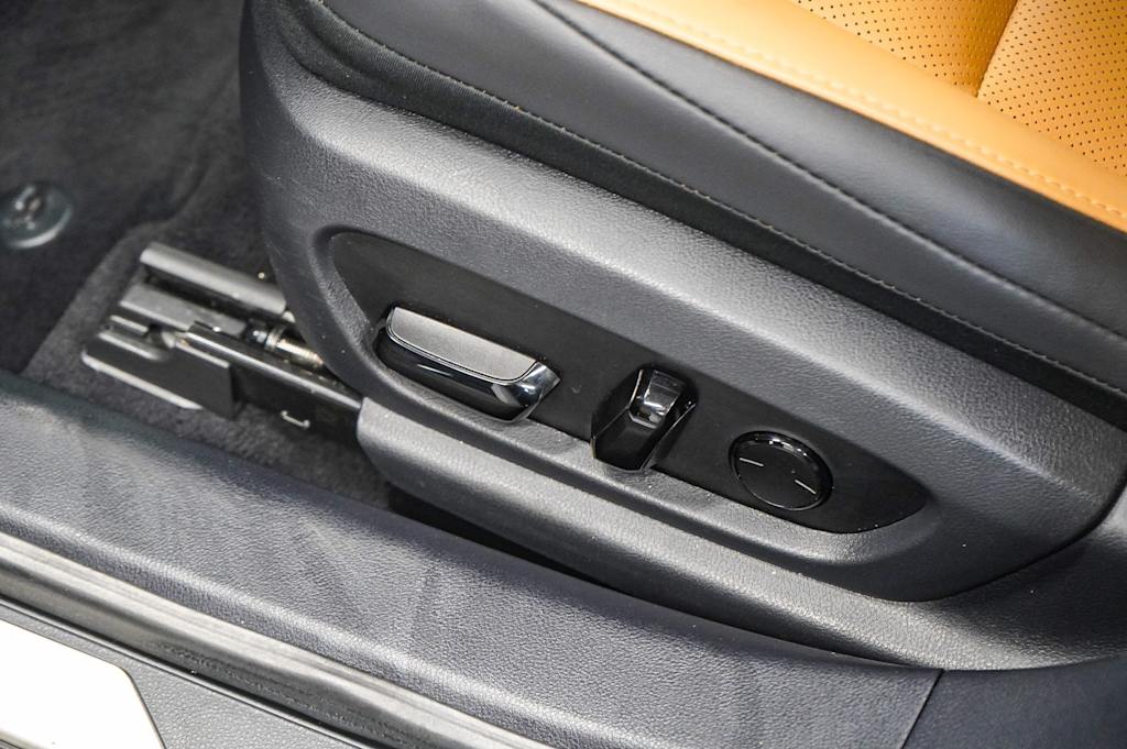 Thumbnail: 2025 Lexus ES - 27