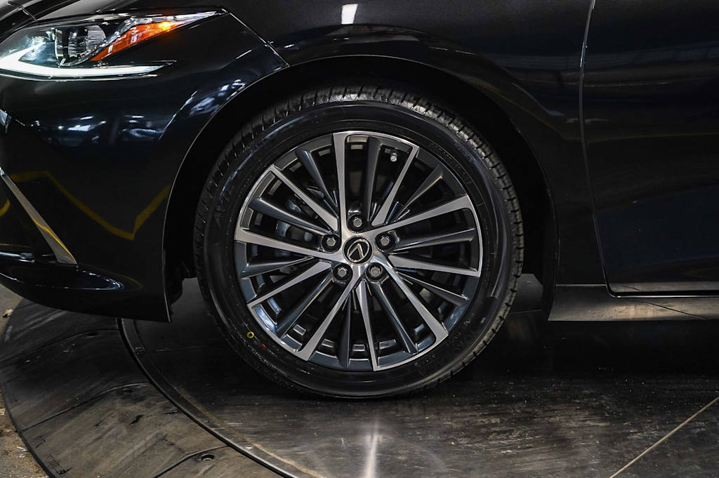 Thumbnail: 2025 Lexus ES - 7