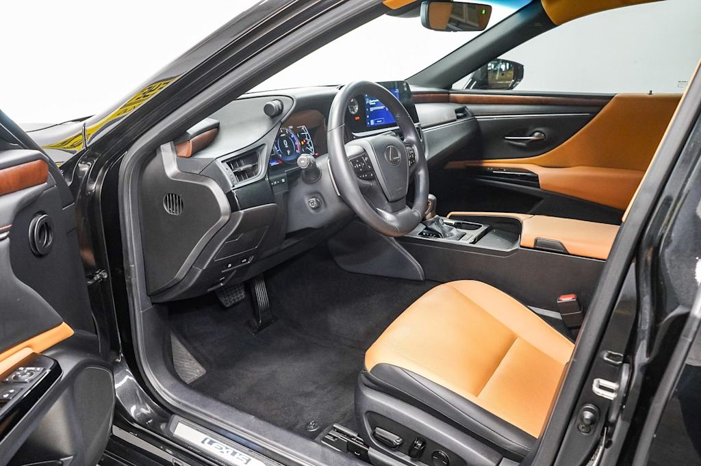 Thumbnail: 2025 Lexus ES - 14