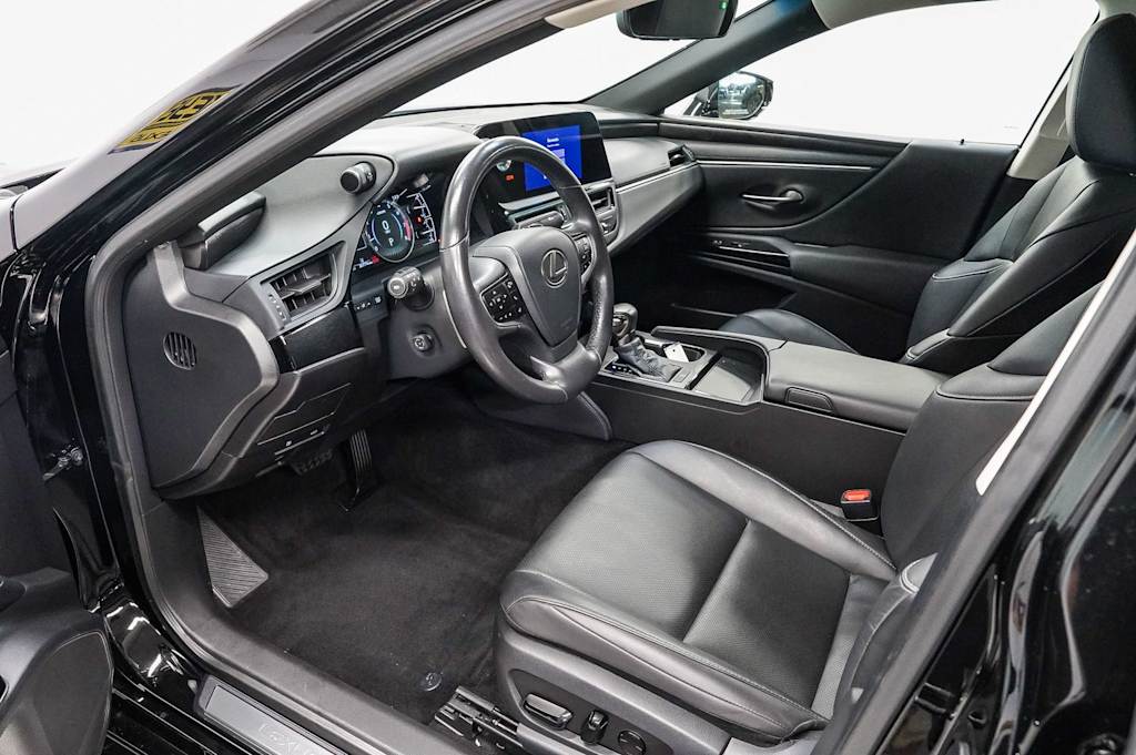 Thumbnail: 2024 Lexus ES - 10