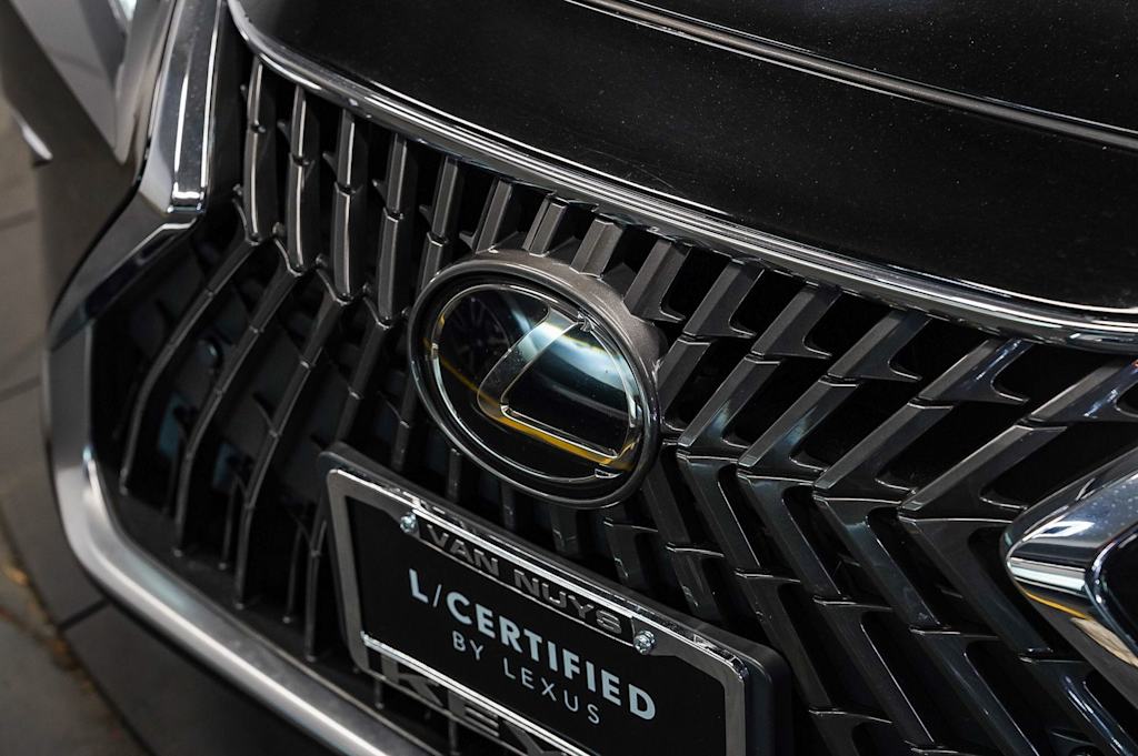 Thumbnail: 2024 Lexus ES - 5