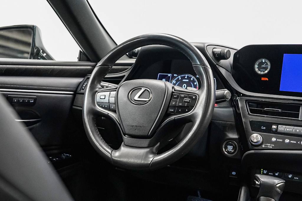 Thumbnail: 2024 Lexus ES - 12