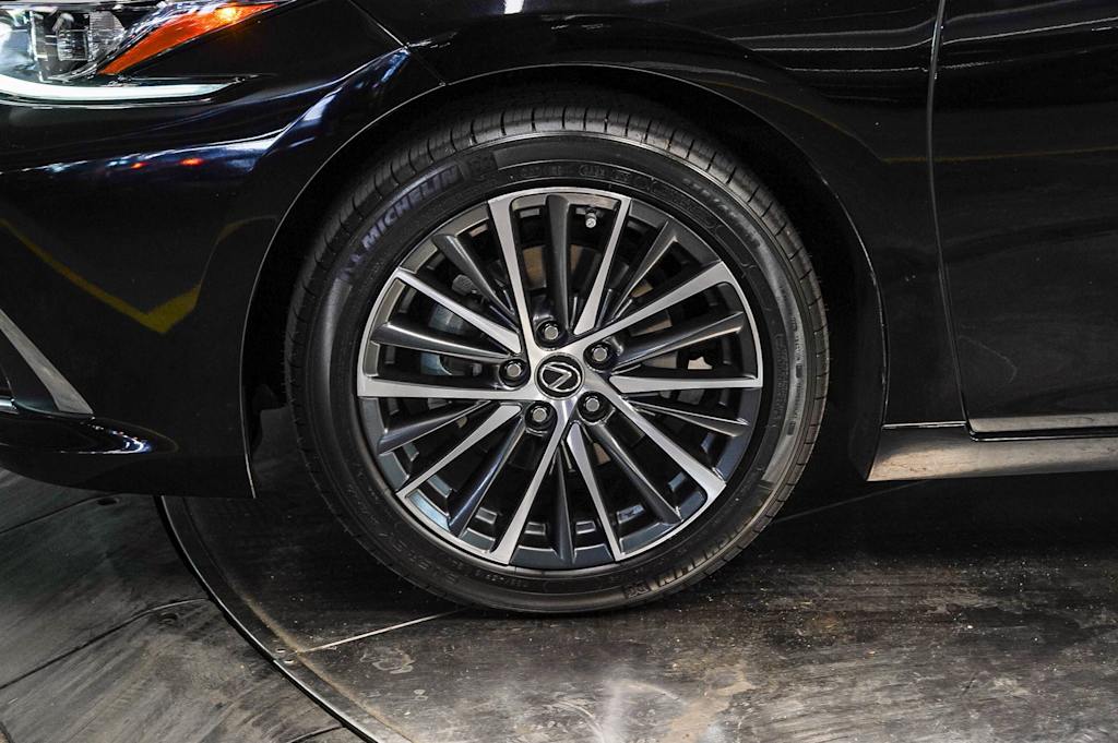 Thumbnail: 2024 Lexus ES - 6