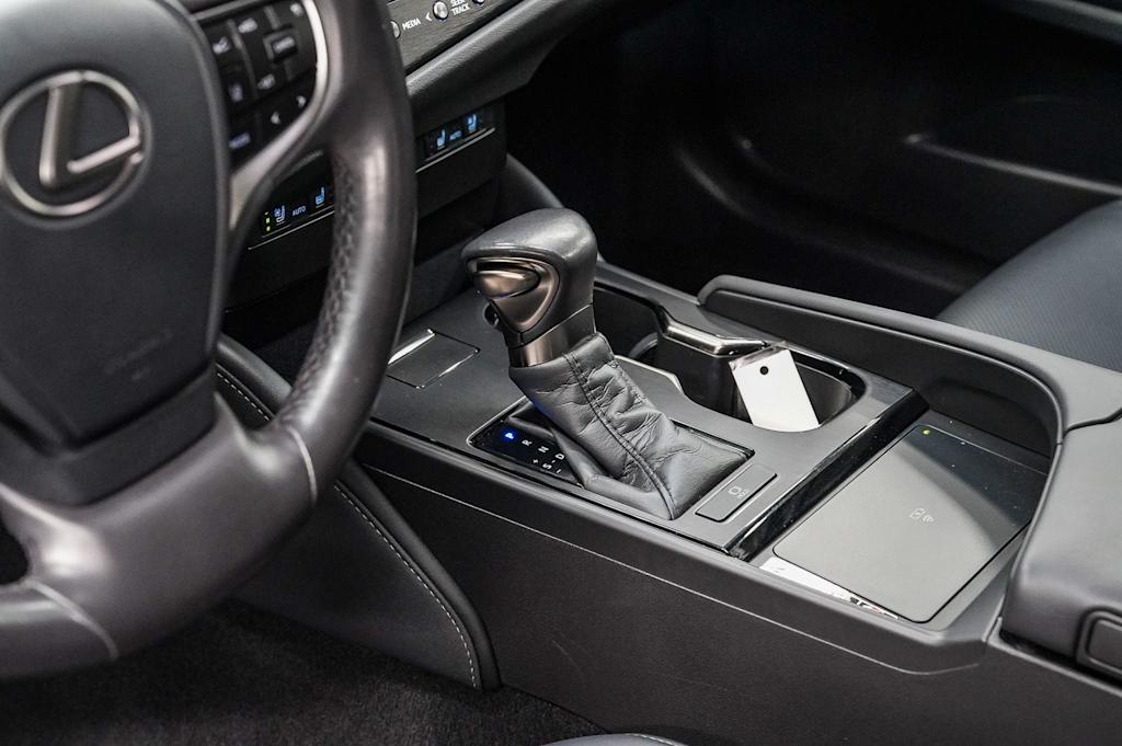 Thumbnail: 2024 Lexus ES - 15