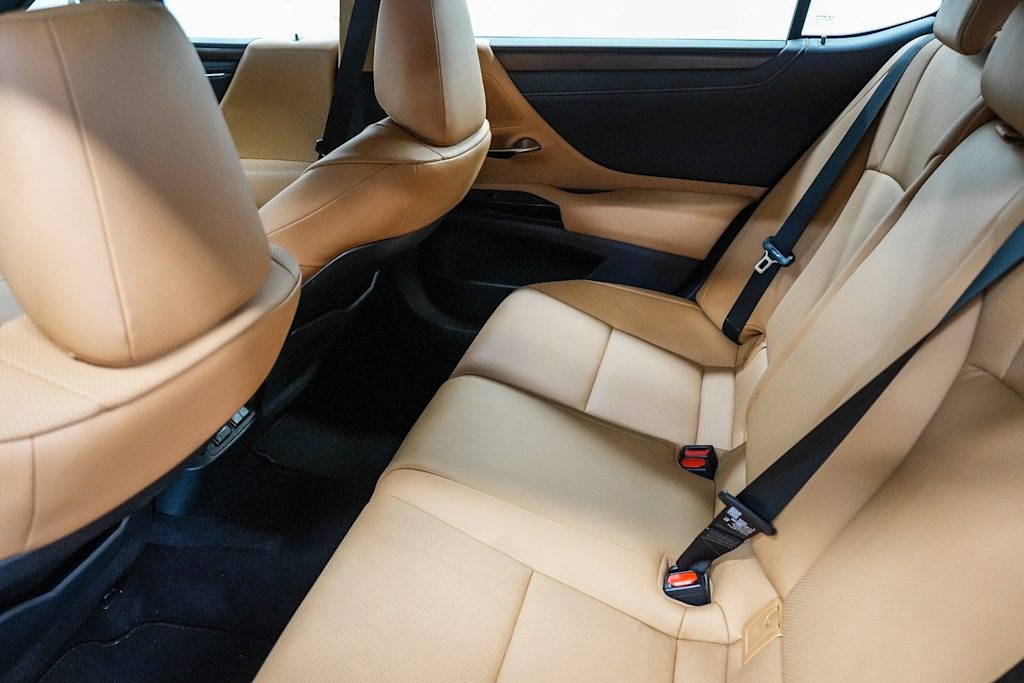 Thumbnail: 2024 Lexus ES - 11